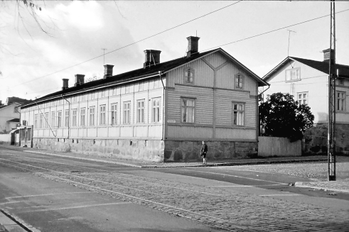 Itäisenkadun tulevaisuus Martti ja kevyt liikenne Martinrantaseuran kevätkokouksessa muistutettiin siitä, että tärkein seuran ajama asia tulee edelleen olla saarilta mantereelle suuntautuvan