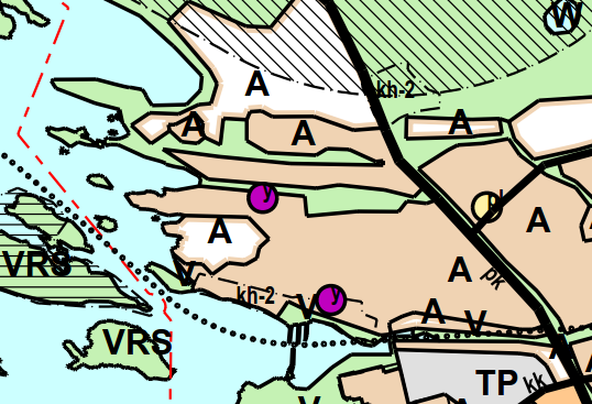 Alue rajautuu virkistysalueeseen (V) ja pohjois-eteläsuunnassa kulkee ulkoilureitti. Ote yleiskaavasta (2003).