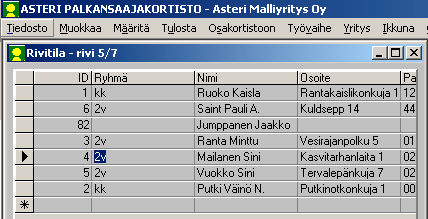 30/32 Vusoipäivitys 21.3.2005 Asteri Windows Palkanmaksu 18 PALKANSAAJAKORTISTON UUDISTUKSIA Rivilaskuri Palkansaajakortiston Rivitila-ikkunan otsikkopalkissa näkyy nyt