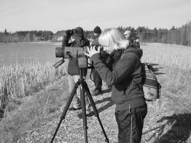 Kaavio 7. Kestävien resurssien käyttö TST ry:ssä vuonna 2010 ja tavoitetaso. Pystyakselilla vastanneiden määrä, vaaka-akselilla asteikko.