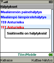 VALVOMONÄYTÖT 5 VALVOMONÄYTÖT Kun yhteys on avoinna voit tarkastella säätimen arvoja ja hälytyksiä. Tiedot on jaettu useammalle sivulle säätimen tyypistä riippuen.