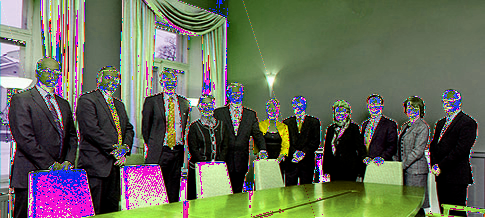Hallin to Kuvassa vasemmalta oikealle: Juha Yli-Rajala (hallituksen jäsen), Mika Munkki (valtuuskunnan puheenjohtaja), Heikki Niemeläinen (toimitusjohtaja), Jaana Karrimaa (hallituksen jäsen), Jari