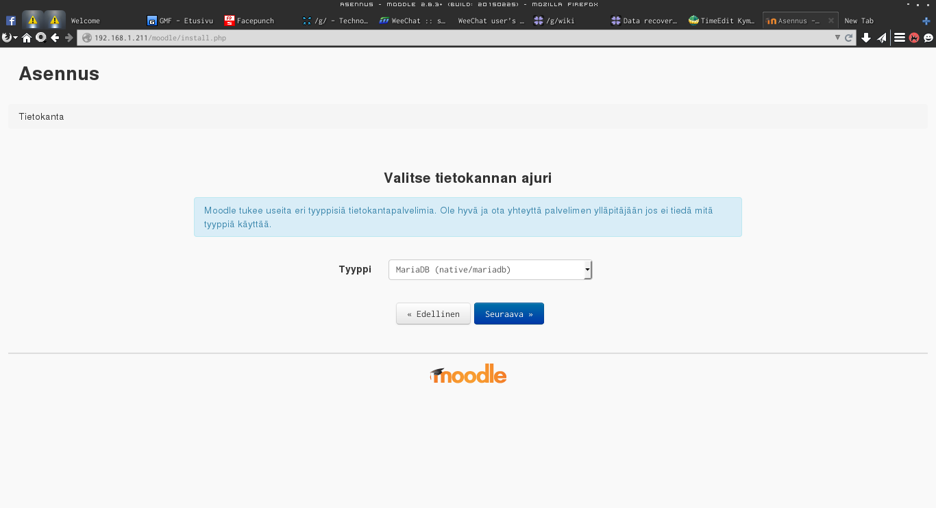 Kuva: Määritellään Moodlen hakemistot. Tämän jälkeen valittiin mitä tietokantajärjestelmää käytetään. Tässä tapauksessa käytössä on MariaDB.