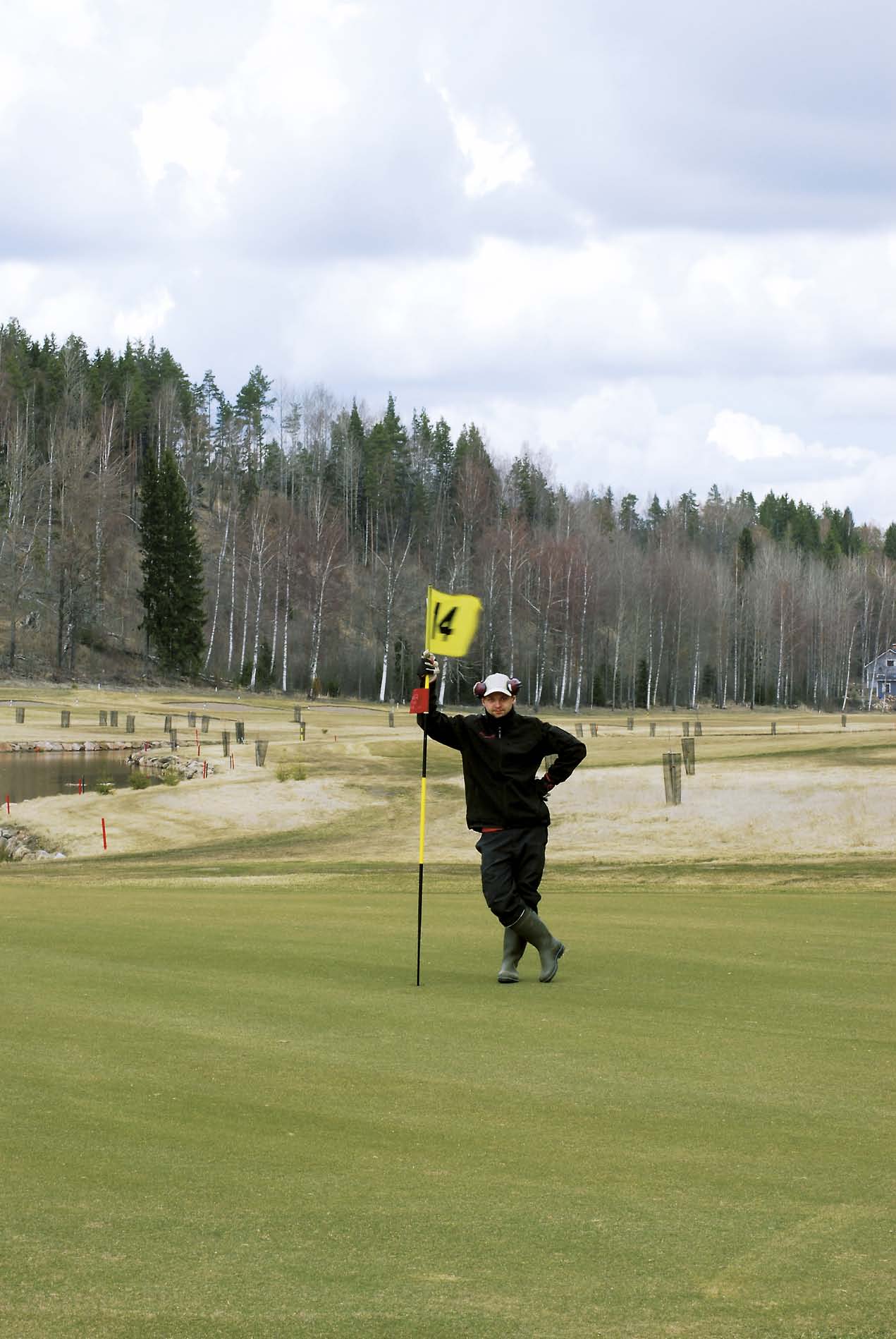 BUNKKERI UUT SET SUOMEN GOLFKENTÄNHOITAJIEN YHDISTYS FINNISH GREENKEEPERS ASSOCIATION 2 2012 VIHERIÖ teemanumero Nopean viheriön perusteet Veren käyttö viheriöillä Hybridileikkurit Toro ja