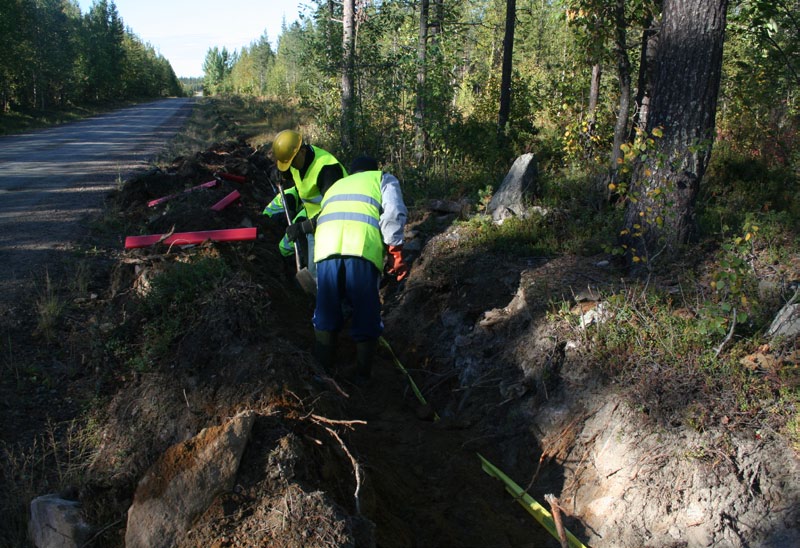 Kyläverkkohankkeen kannustimena on korkeampi tukiprosentti (75 %), sekä mahdollisuus osoittaa tukea myös tilaajakaapelin rakentamiseen.