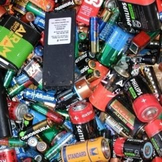 LÄÄKKEET, PARISTOT Vanhat lääkkeet ja kuumemittarit