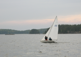 Kesän 201 1 jol- Järjestäviä tahoja olivat Purjehdusseura, lakoulussa opiskel- Järvipelastajat ja Urheilusukeltajat. Ohtiin koulujen loput- jaajina toimivat Kata, Kari ja Atte.