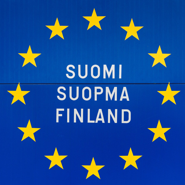 SUOMI-FAKTAT Kansallinen luonne Suomalaiset ovat tyypillisesti erittäin isänmaallisia, heillä on vahva kansallisidentiteetti ja he arvostavat itsenäisyyttään.