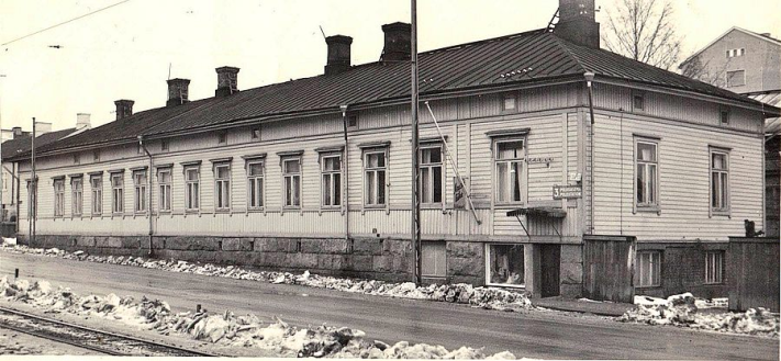 Vanhemmat Martinrantalaiset muistavat vielä ajan, kun kadulla näki virkapukuisen passipoliisin järjestystä valvomassa.