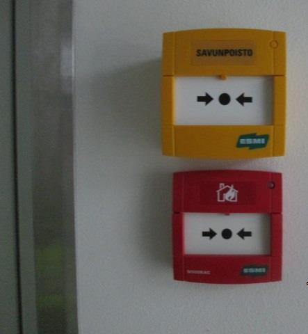 Savunpoistojärjestelmä Savunpoiston käsilaukaisupainike - Palotilanteessa palokunta voi ohjata savunpoistoluukkuja - Käyttäjien ei tarvitse ohjata savunpoistoa - Automaattisia palo-ovia