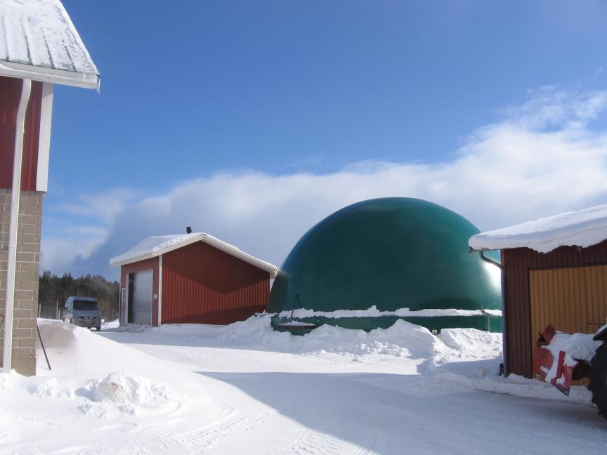 Maatilojen tekemiä investointeja; omatoimirakentaminen Huutolan tila, Suomussalmi www.efarm.fi/kohteet/e-farm-huutolan-tila/ - Lietelanta n. 2 200 m3/v - Nurmi n.