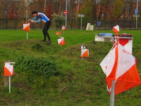 SSL/Kalle Rantala) Lyhin reitti geometristen muotojen seassa (vanhat kaupungit) Korkeuserojen hahmottaminen