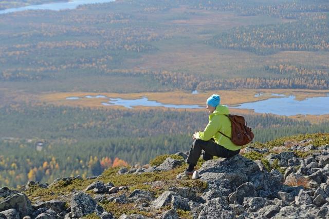 www.levi.fi Koe hetki tai pitempi retki tunturimaisemassa. Levin henkeäsalpaavan kaunis luonto on elämys itsessään. Se tarjoaa monipuolista silmän- ja sielunruokaa kaikkina vuodenaikoina.