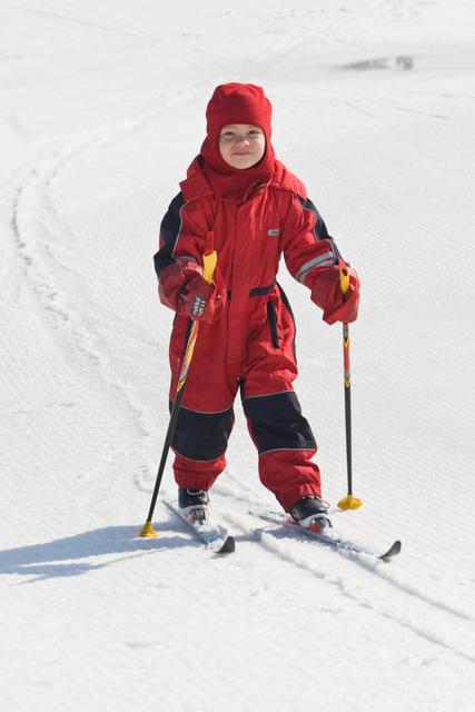 Tärkeä kolmen vuoden ikä! Lasten liikkumisen määrä alkaa urautua ja elämäntapa löytyä (Yang 1997; Telama ym.