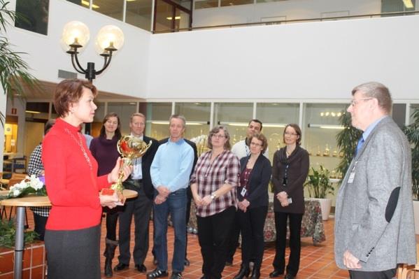 Orionilla liikutaan palkinnon arvoisesti ( Teksti ja kuvat Orionin henkilökuntalehdestä) Työpaikkaurheilu Espoo ry:n myöntämä Vuoden liikuttaja 2012 -palkinto tuli tunnustuksena monen vuoden työstä.