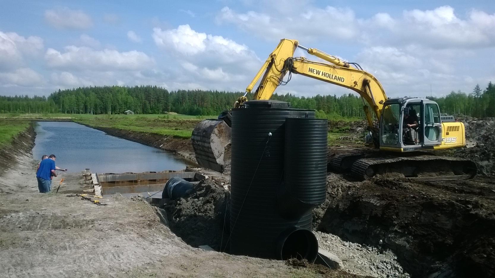 4 (5) Vesinäytetuloksia Pien-Saimaan RAKI-hankekohteelta (yhteinen hanke YM:n kanssa) Alla taulukko Pien-Saimaan maataloussaostuskohteen vesinäytetuloksista ajalta huhti-elokuu 2014.