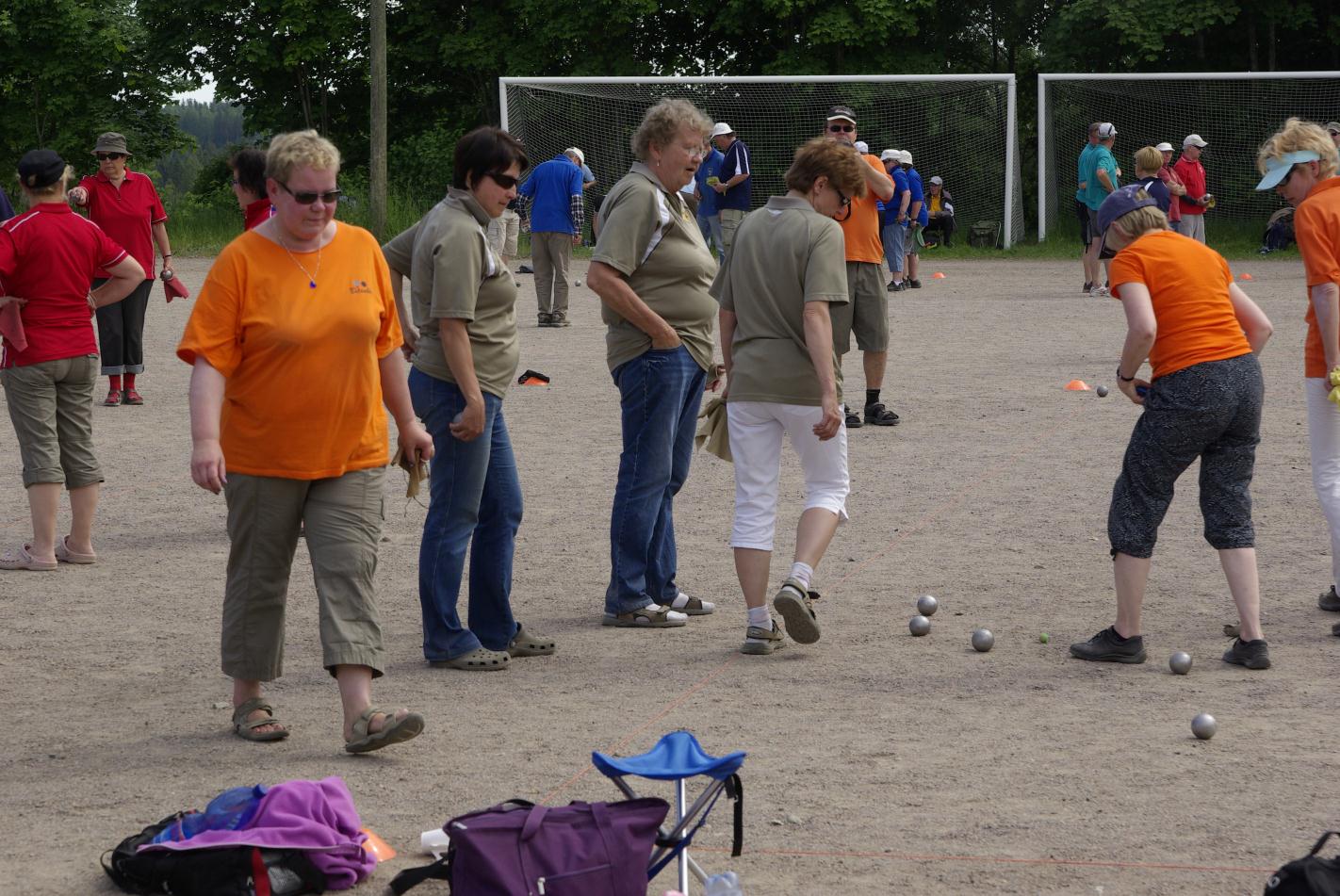 Loimaan Petanque 2 (Pirjo Kivinen, Seija Uusitalo, Annikki Saarinen, Tiina Rosnell) 5. Bitankki, Helsinki (Marja Mattila, Mirja Laine, Mirja Paatero) 6.