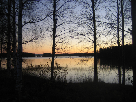 Otamme vastaan jäsenten laatimia kirjoituksia, havaintokertomuksia, piirustuksia ja itse