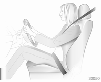 Istuimet, turvajärjestelmät 43 Etuistuimet Istuimen asento 9 Varoitus Aja ainoastaan istuinten ollessa oikein säädetyt. Työnnä takamus mahdollisimman syvälle selkänojaa vasten.
