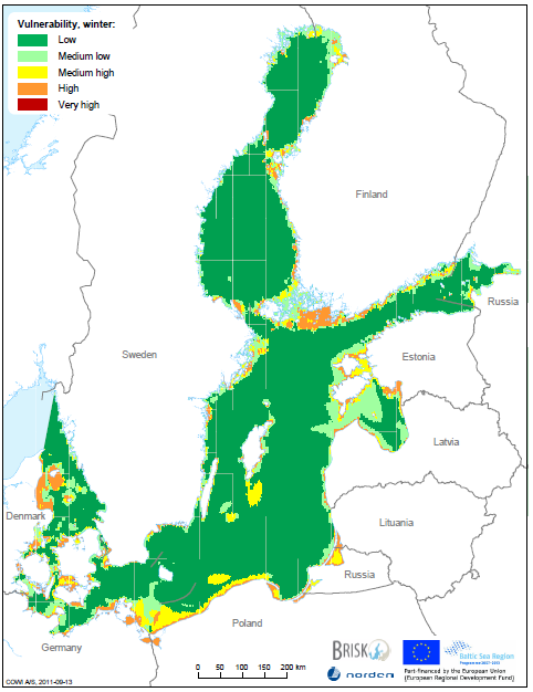 17 Talvella ympäristö ei ole yhtä haavoittuvainen kuin keväällä ja kesällä (kuva 7). Jääpeitteen vuoksi talvella on vaikea kerätä öljyä.