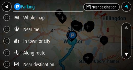 Näyttöön tulee kartta, jossa näkyvät pysäköintipaikkojen sijainnit. Jos olet suunnitellut reitin, kartassa näkyvät määränpääsi lähellä olevat pysäköintipaikat.