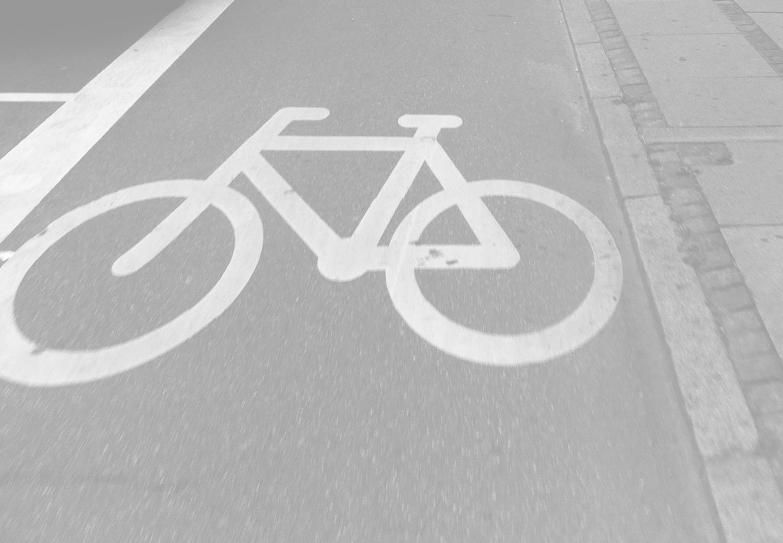 Kohti pyöräilykaupunkia Laadukas pyöräliikenteen väylästö ei synny autoliikenteen suunnittelun sivutuotteena eikä pieniä täsmäpuutteita korjaamalla.