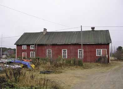 Rakennuksen ikkunat ovat 9-ruutuiset, itäpäädyssä 4- ja 6-ruutuiset. Rakennuksessa on umpikuisti. Työväentalo rakennettiin talkoovoimin heti sodan jälkeen. Valmistumisvuosi on ilmeisesti vuosi 1947.