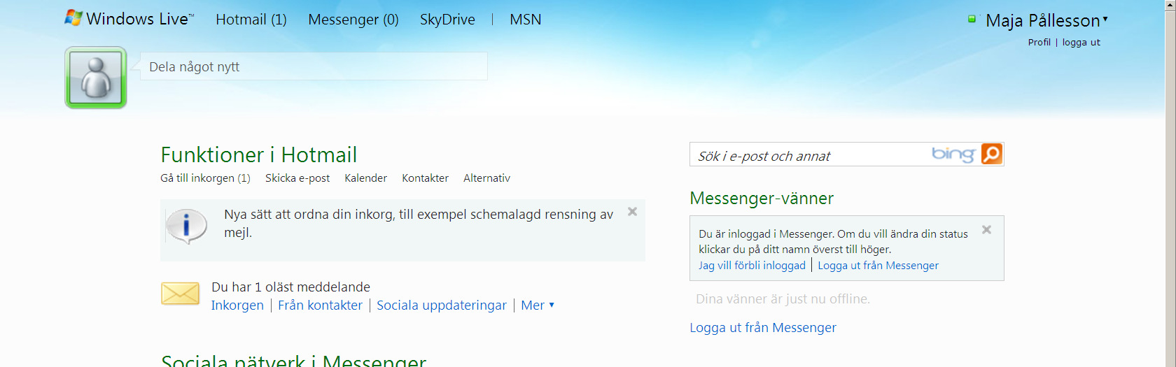 Jollet halua muuttaa käyttäjänimeä, voit valita toisen verkkoalueosoitteen. Napsauta oikealla olevaa pientä nuolta ja valitse rullavalikosta verkkoalueosoitteeksi hotmail.com, LIVE.SE tai LIVE.COM.