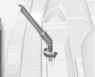 Auton hoito 279 10. Pölykapselissa oleva venttiilin reikä on kohdistettava renkaan venttiilin kohdalle ennen asennusta. Asenna pyöränmutterien suojukset. 11.