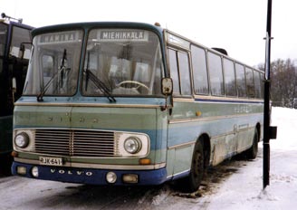 Vuorela laajensi liikennealuettaan myös Etelä-Karjalaan ostamalla luumäkeläisen Erkki Sunin bussiliikenteen vuonna 1986.
