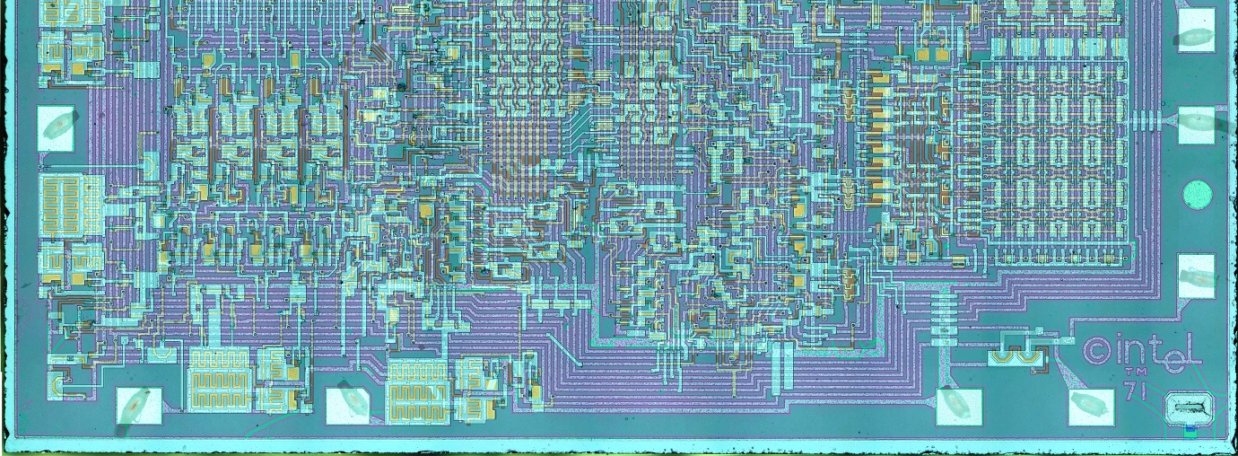 13 aikakausi oli alkanut. 1960-luvun alussa mikropiirit sisälsivät vain muutamia transistoreita, mutta vuosikymmenen puolivälin jälkeen jo satoja.