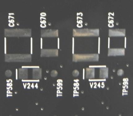 25 Kuva 18 1000 voltin kondensaattorien layout, jossa näkyy kondensaattoreiden kalustuspaikat (PADS layout, CADMIC 2014) Kuvasta 18 voidaan nähdä 1000 voltin kondensaattoreiden kalustamaton layout.