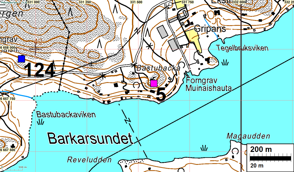 15 Muinaisjäännösrekisteri:Röykkiö sijaitsee Vesterkullan kylässä, Bastubackanimisen kallioisen kukkulankaakkoisrinteellä. Röykkiö on osittain hajotettu, muodoltaan pitkänomainen.