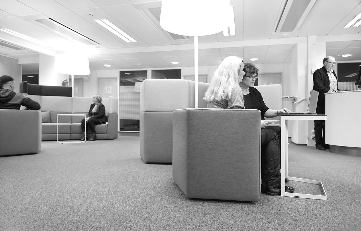 Verkkopalveluissa on saatavilla laajasti tietoa ammateista ja työllisyydestä Työhallinnon kotisivut www.te-palvelut.fi Apua ammatinvalintaan www.mol.fi/avo/ www.avosto.