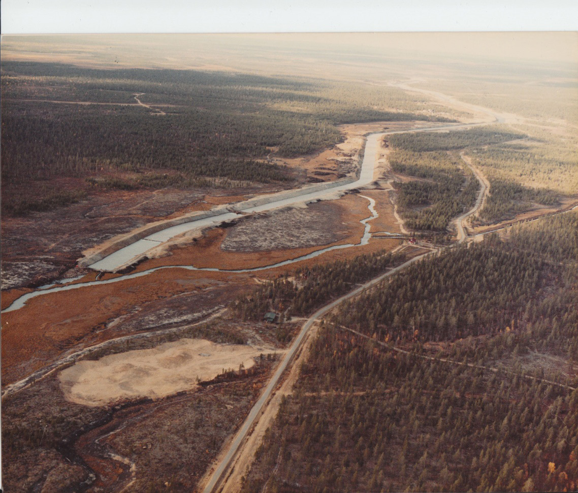 Kuva 20. Vuotson kanavan pohjan syvin taso sekä lupaehdon mukainen korkeus.