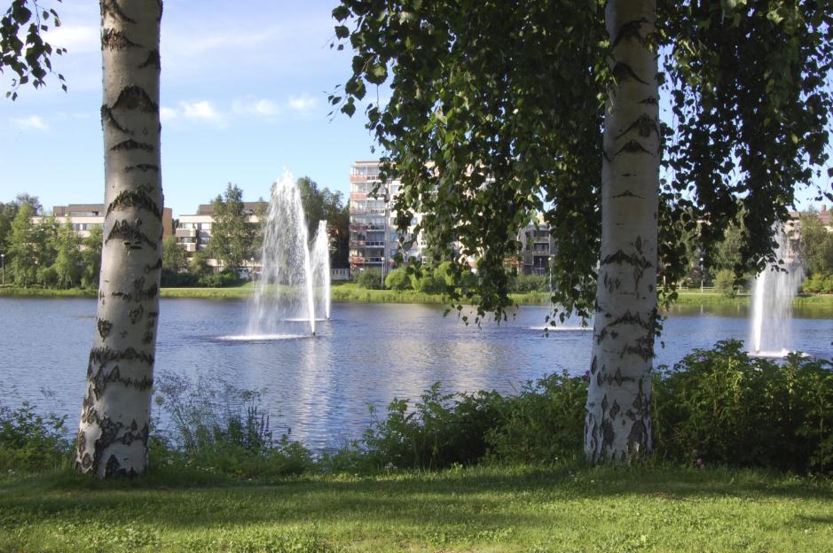 Kevyen liikenteen väylät Kaupungilla on erillisiä kevyen liikenteen väyliä (yhdistettyjä jalankulku- ja polkupyöräteitä) 127 km. Näistä pidempiä yhtäjaksoisia teitä on noin 50 %.