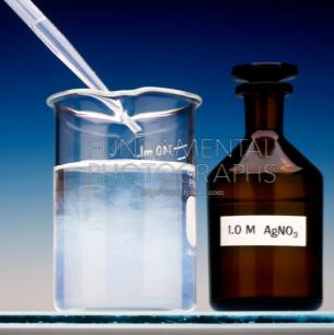 Happo-emäsreaktiot selittävät liukoisuuserot veden ja vetykloridin tai ammoniakin välillä 5.-kurssi. 3. Kaasujen liukoisuus nesteisiin kasvaa, kun paine kasvaa.