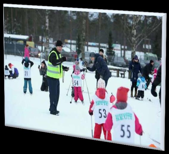 7 Perinteiset Leijonahiihdot Kankaanpäässä 8.3.2016 Kankaanpään klubit järjestivät Leijonahiihdot maaliskuisena iltapäivänä Kankaanpään liikuntakeskuksella.