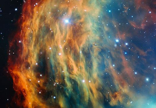 Medusasumu Värikäs sumu syntyi, kun sen keskellä oleva tähti räjähti heittäen ulommat