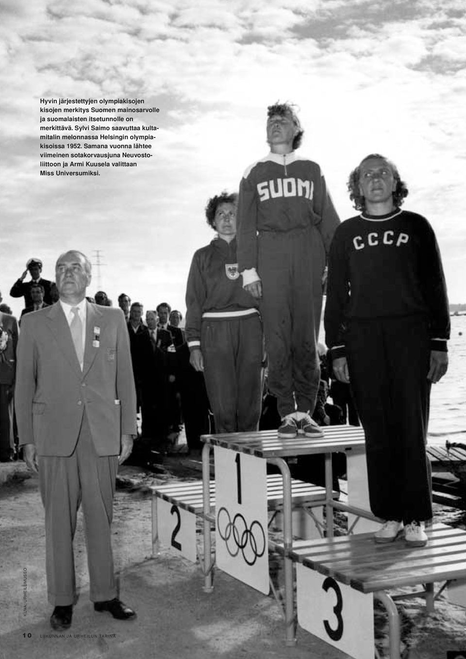 Sylvi Saimo saavuttaa kultamitalin melonnassa Helsingin olympiakisoissa 1952.