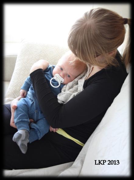 LIITE 1 10(24) Vauvaa voi totutella säännölliseen päivärytmiin niin, että yöllä vauvaa hoidetaan hämärässä ja turhia juttelematta.