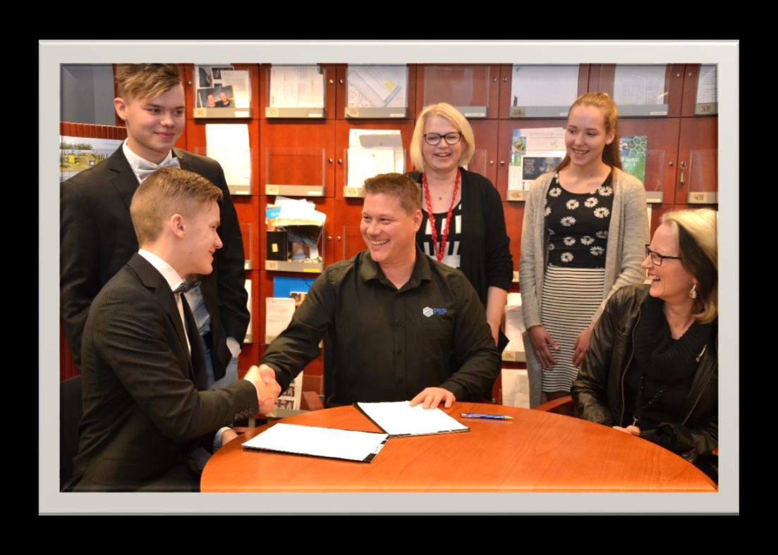 10 Yrittäjyyskasvatus / oppilaitosyhteistyö Yrittäjyyskasvatuksen vahvistamiseksi ja edelleen kehittämiseksi allekirjoitettiin Seinäjoen lyseon edustajien kanssa kolmivuotinen sopimus (2016 2019) 6.