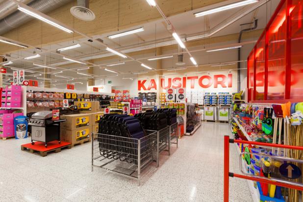 Markkinat edelleen haastavat Tavaratalojen ja hypermarkettien kokonaismyynti + 2,9% Q2/16, +1,1% tammi-kesäkuu 2016 Hintakilpailu jatkui vahvana, erityisesti elintarvikemarkkinoilla Myymälöiden