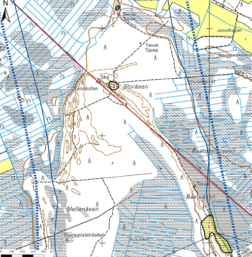Patamäen pohjavesialueelta (kuvat 198-21) kartoitettiin 23 soranottoaluetta. Soranoton seurauksena alueelle on muodostunut useita lampia.