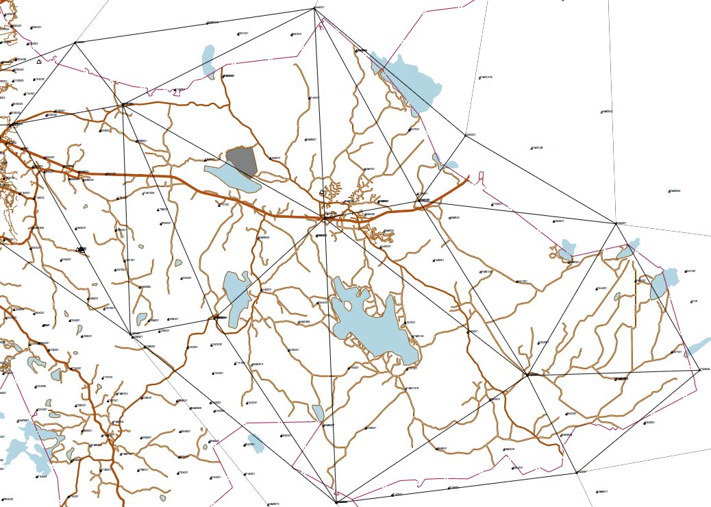 14 Kuva 6. Lapin ylemmän luokan verkkopiirros (kuva Teklan Xcity -ohjelmistosta). Kaikille pisteille laskettiin koordinaatit sekä EUREF-FIN- että KKJ-järjestelmissä.