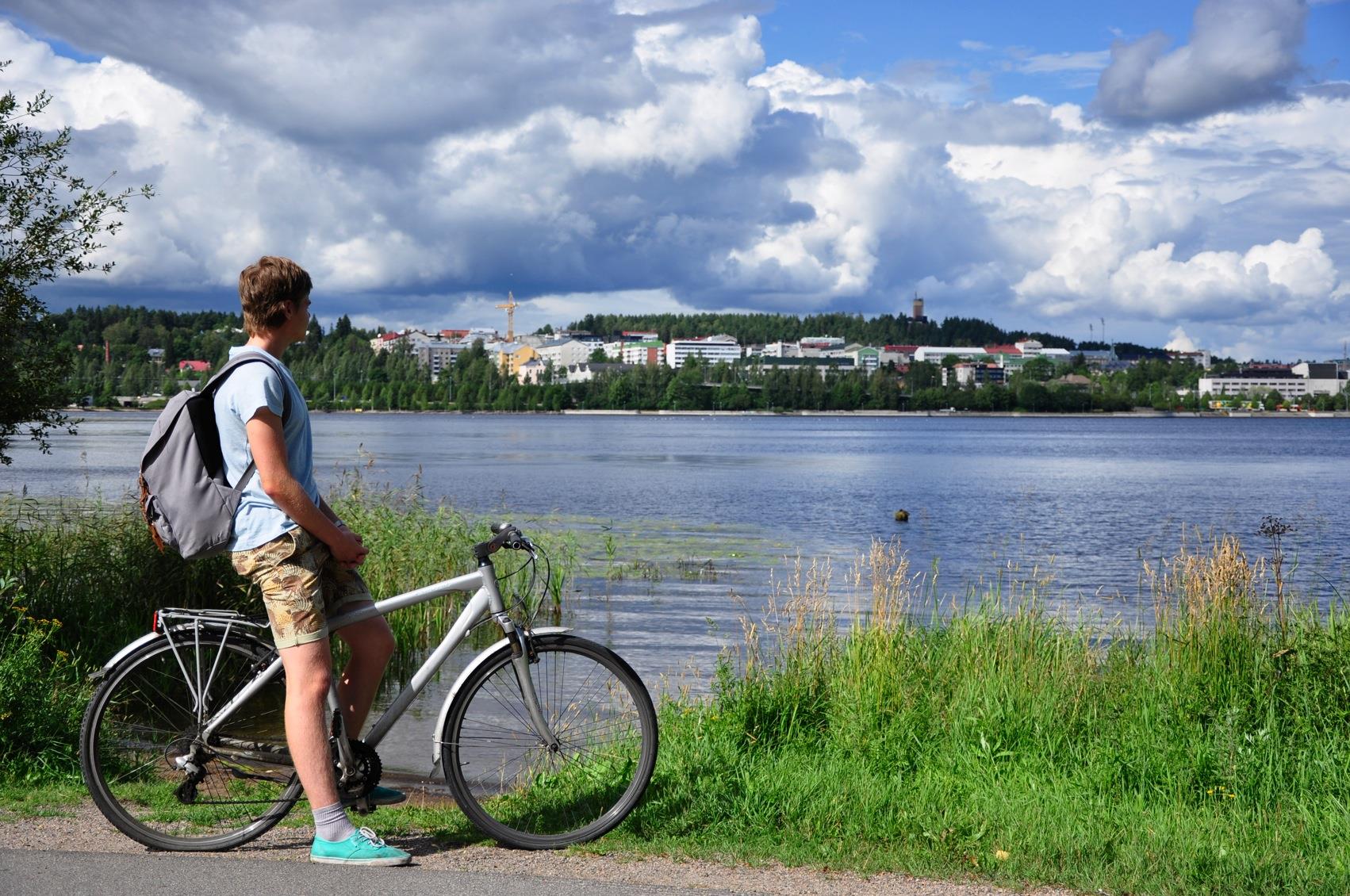 Koulutuksen kaupunki Kolmannes asukkaista koululaisia ja