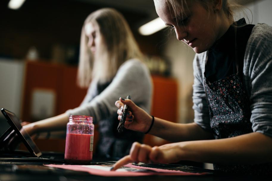 INTO-hanke mukana HundrED hankkeessa Ajattelun ja oppimisen taidot Tieto- ja informaatioteknologiassa, taloudessa, kulttuurissa ja sosiaalisissa käytännöissä