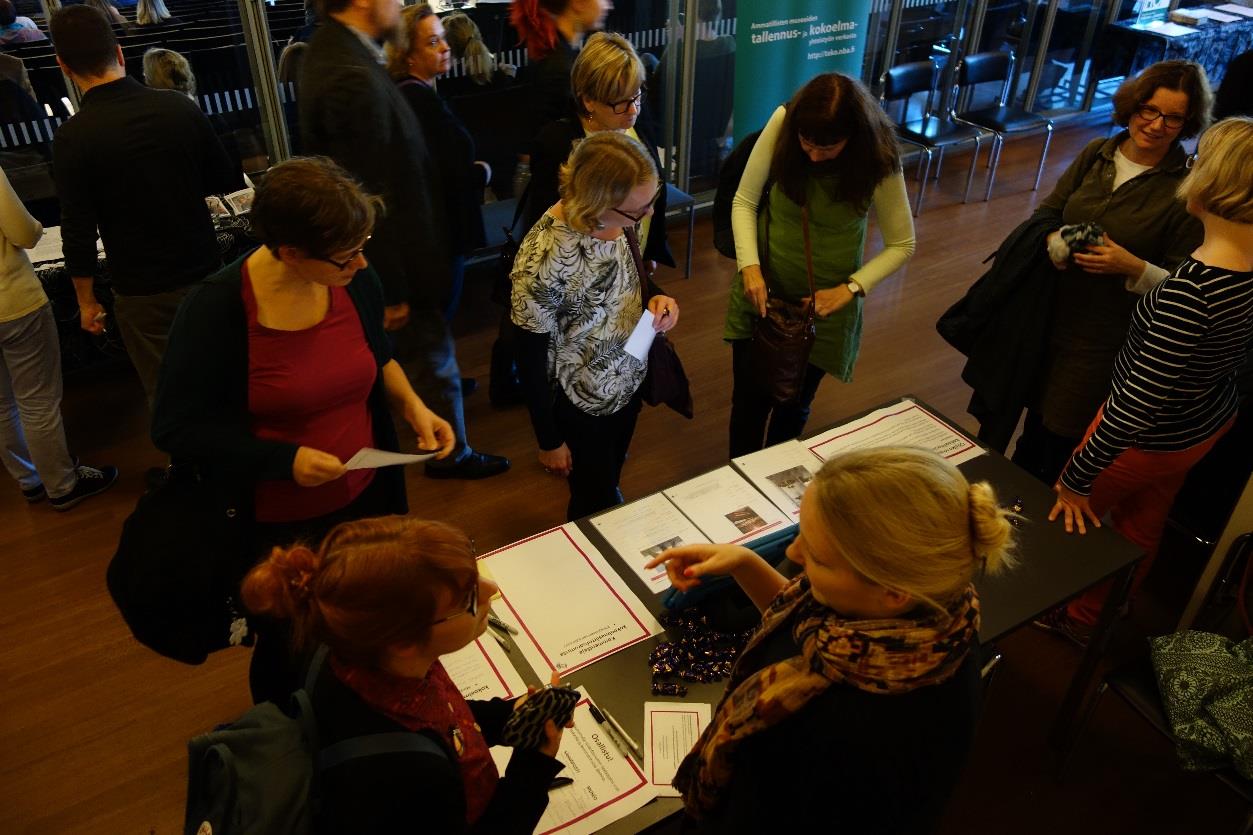 Palvelua on suunniteltu ensisijaisesti kulttuurihistoriallisten museoiden lähtökohdista ja kokoelmapoistoihin liittyen: Kesä 2015 Perustettiin kevyt demosivu, hahmoteltiin foorumin periaatteita ja