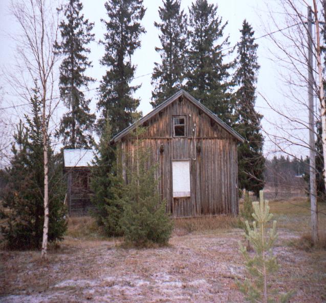 19. POHJAPIIRROS TAI TIETOJA SISÄTILOISTA Vanha päärakennus on pohjaratkaisultaan T-kirjaimen muotoinen.