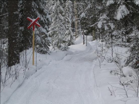 Tavoite Selvityksen keskeiset kysymykset ja tavoite Tunnistetaan ja kootaan yhteen Lapin erityiskysymykset/erityiset oikeudelliset kysymykset liittyen maankäyttöön, maastoliikenteeseen, vesija